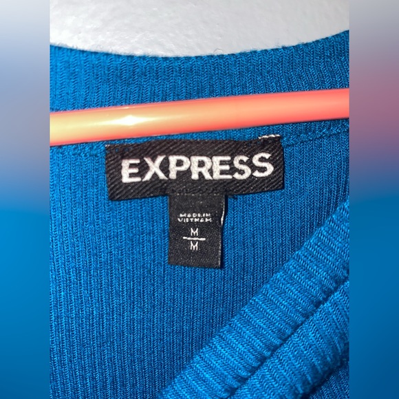 Express Colorblock Tee - Picture 3 of 4